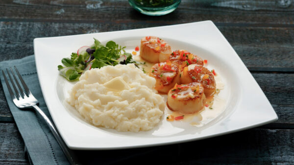 Seared Scallops with INSTAMASH® Mashed Potatoes